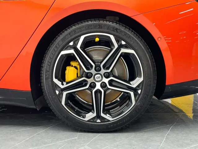 Xiaomi SU7 — Фото автомобиля 27