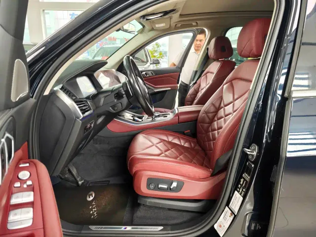 BMW BMW X5 2022 xDrive 30Li Premium M Sport Package — Фото автомобиля 4