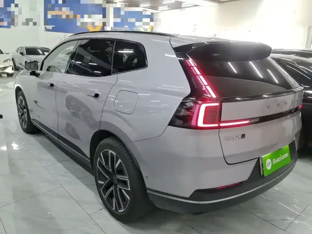 Volvo XC70 Plug-in Hybrid — Фото автомобиля 4