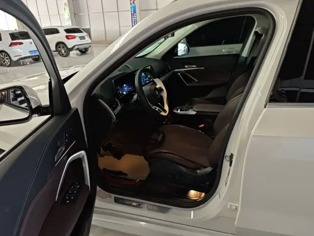 BMW X1 — Фото автомобиля 14