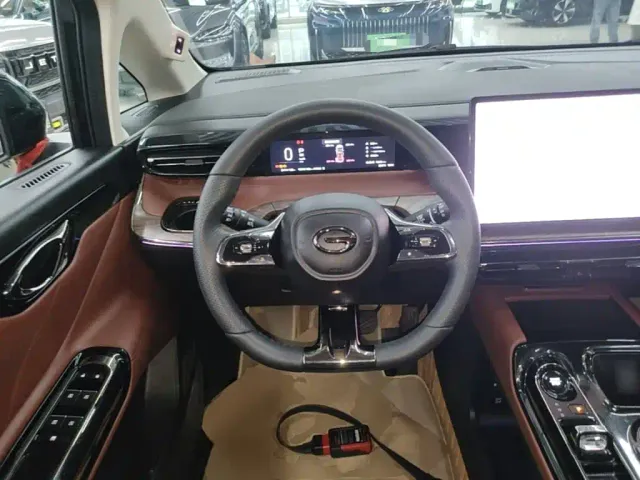GAC Trumpchi E8 — Фото автомобиля 10