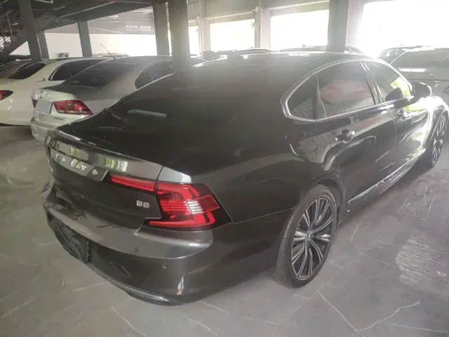 Volvo S90 — Фото автомобиля 6
