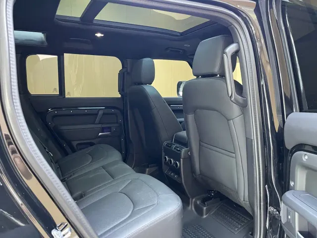 Land Rover Defender — Фото автомобиля 15