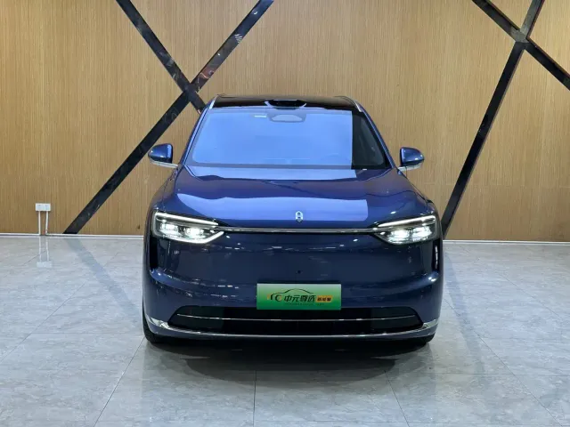 Aito M7 — Фото автомобиля 2