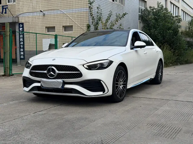 Фотография автомобиля — Mercedes-Benz C-Class