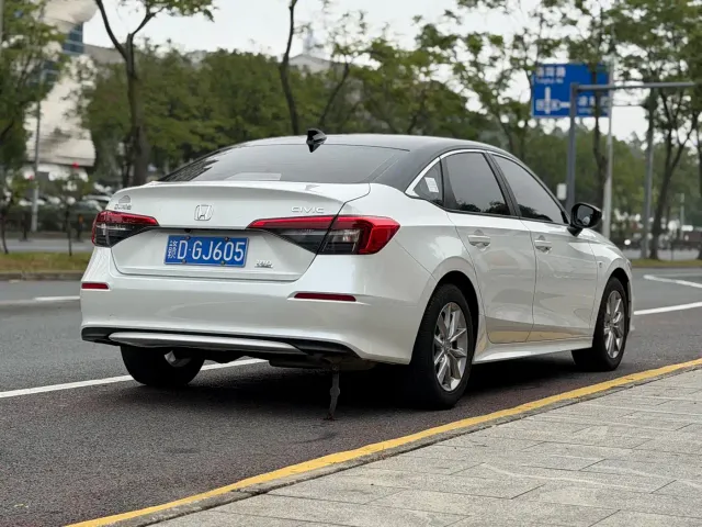 Honda Civic — Фото автомобиля 4