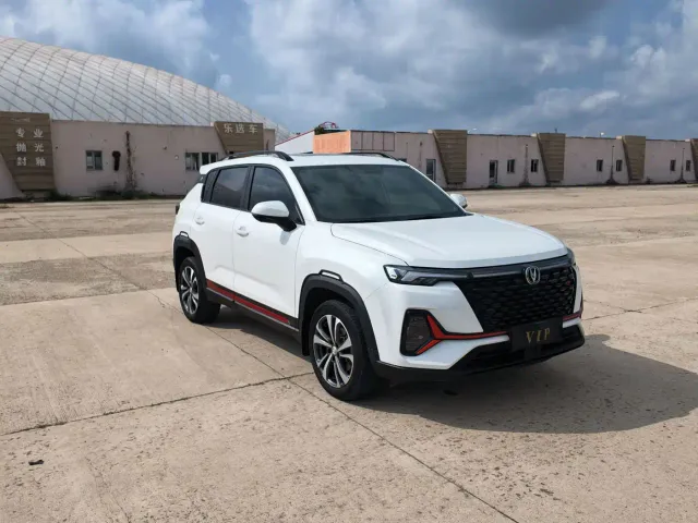 Changan CS35 Plus — Фото автомобиля 2