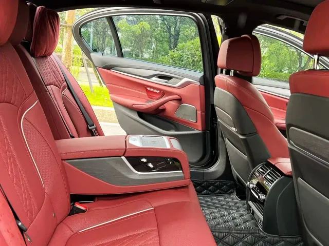 BMW 5 Series — Фото автомобиля 7