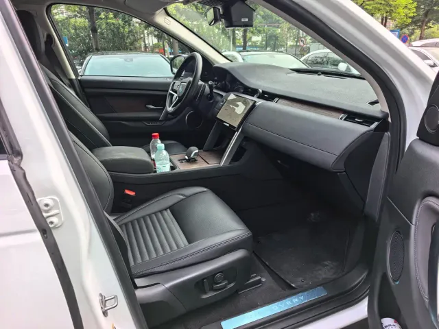 Land Rover Discovery Sport — Фото автомобиля 11