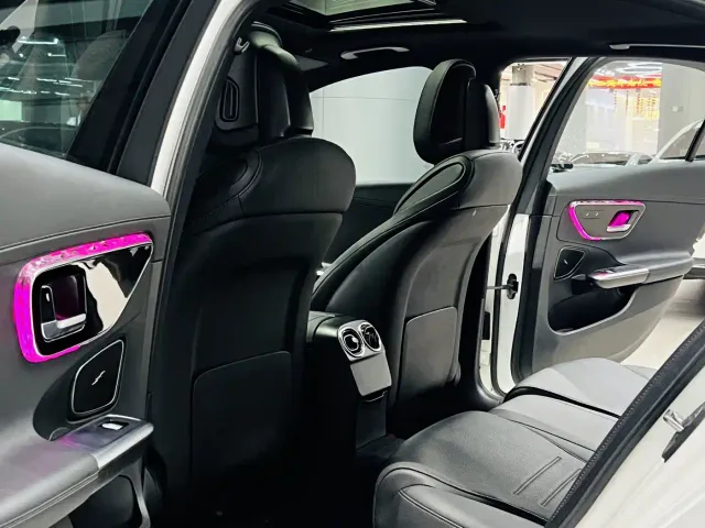 Mercedes-Benz C-Class — Фото автомобиля 6