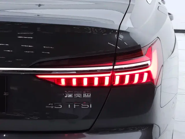 Audi A6L — Фото автомобиля 18