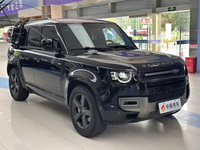 Land Rover Defender — Фото автомобиля 3
