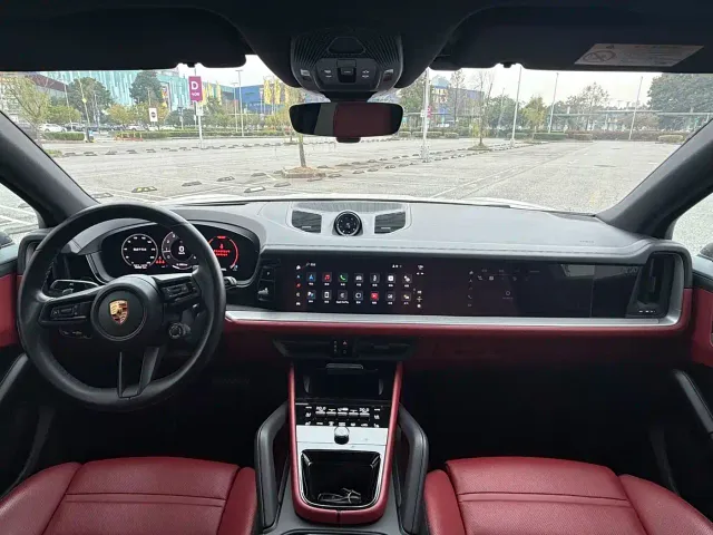 Porsche Cayenne — Фото автомобиля 10