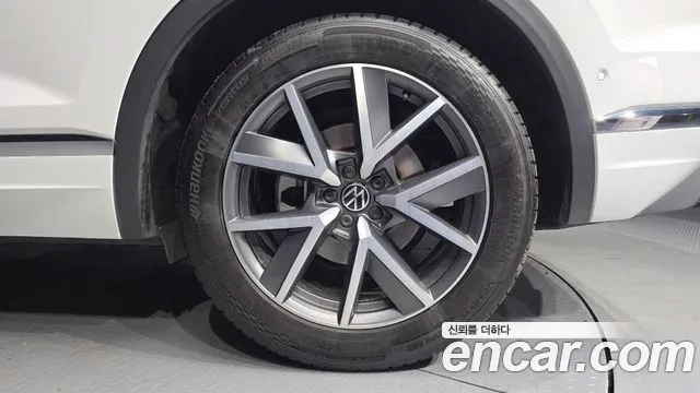 Volkswagen Touareg Touareg 3 поколение 3.0 TDI Prestige — Фото автомобиля 15