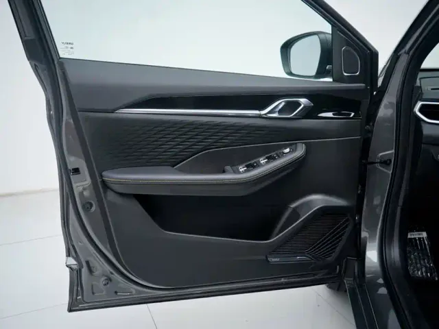 Geely Binyue — Фото автомобиля 10
