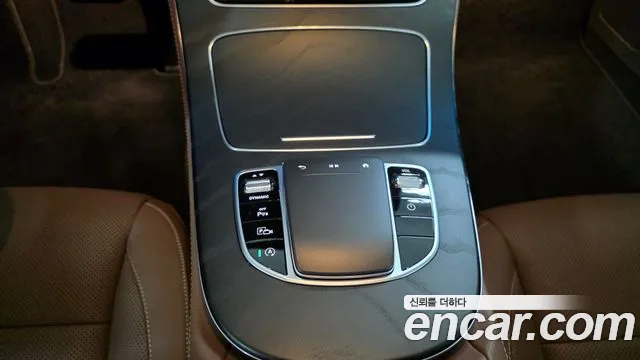 Mercedes-Benz E-Class — Фото автомобиля 9