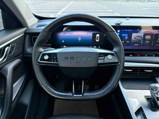Roewe RX5 — Фото автомобиля 9
