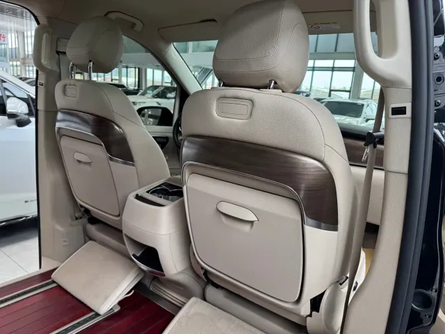Mercedes-Benz V-Class — Фото автомобиля 11