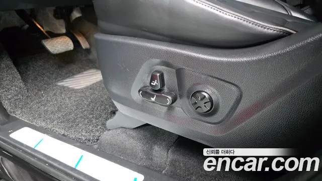 KG_Mobility_Ssangyong Rexton Rexton Arena Дизель 2.2 4WD — Фото автомобиля 28