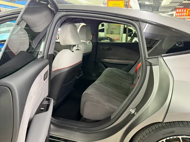 Geely Galaxy E8 — Фото автомобиля 8