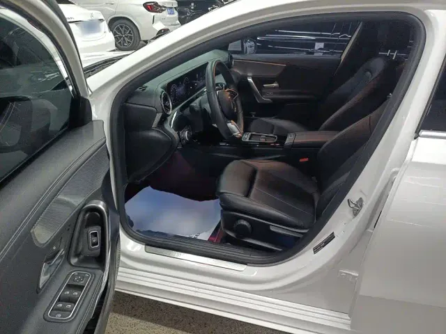 Mercedes-Benz A-Class — Фото автомобиля 10
