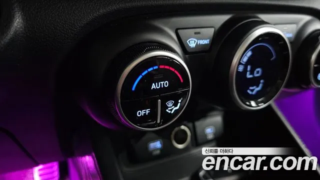 Hyundai Venue — Фото автомобиля 28
