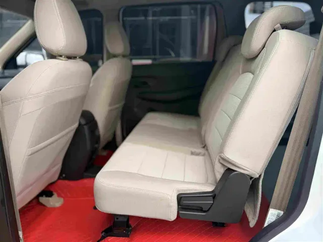 Wuling Hongguang — Фото автомобиля 11