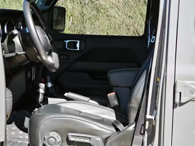 Jeep Wrangler — Фото автомобиля 5