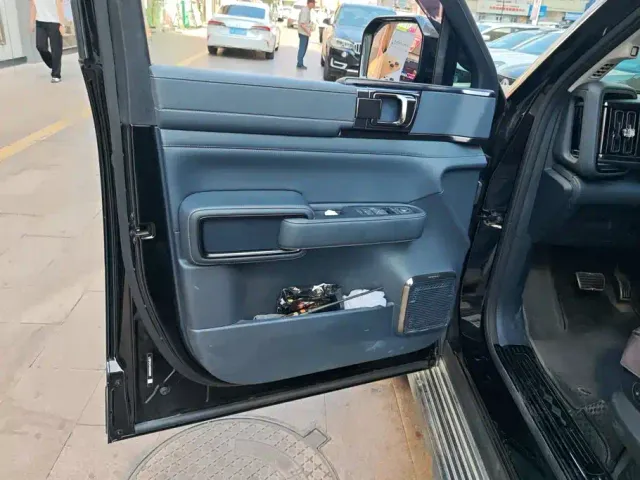 BYD FangChengBao Leopard 5 — Фото автомобиля 7