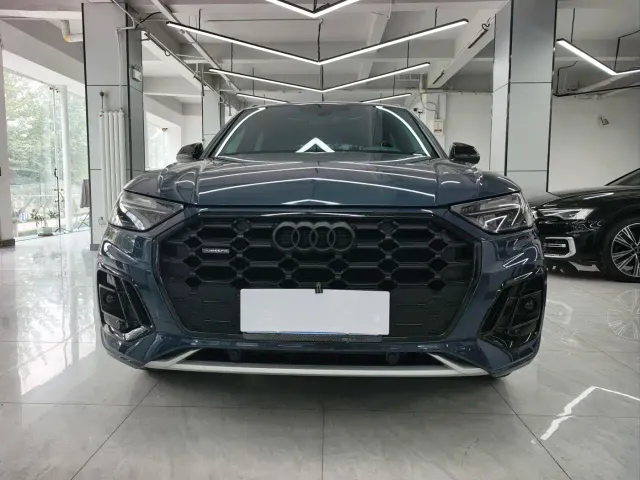 Audi Q5L — Фото автомобиля 3