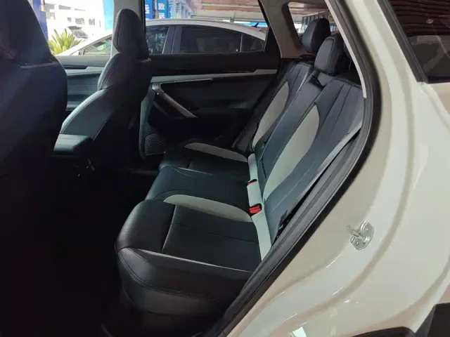 Geely Boyue L — Фото автомобиля 11