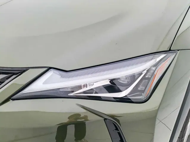 Lexus UX — Фото автомобиля 14