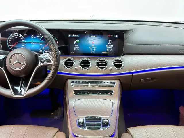 Mercedes-Benz E-Class — Фото автомобиля 9