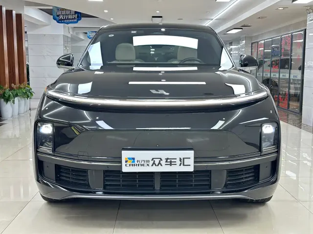 Li Auto L8 — Фото автомобиля 2
