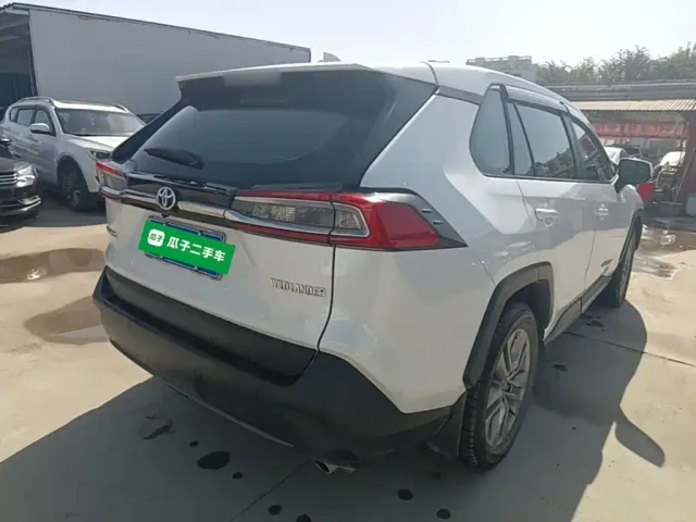 Toyota Wildlander — Фото автомобиля 6