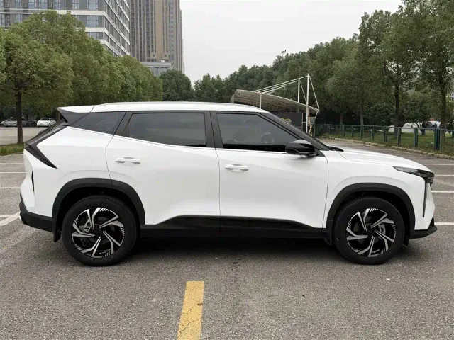 Geely Boyue — Фото автомобиля 9