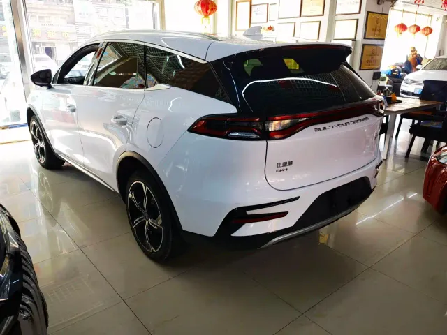 BYD Tang — Фото автомобиля 4