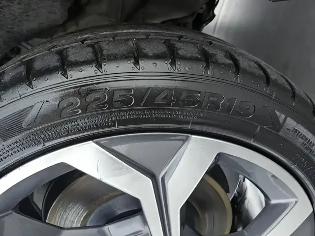 Lynk & Co Lynk & Co 06 2023 Remix 1.5T Power Halo — Фото автомобиля 24