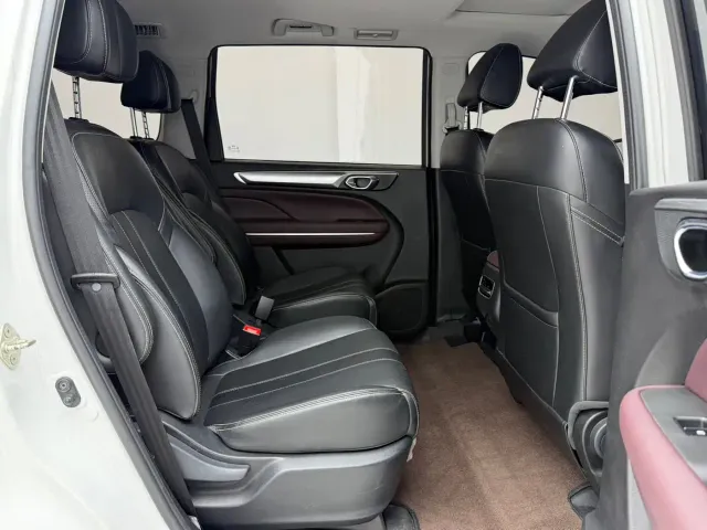 GAC Trumpchi M6 — Фото автомобиля 10