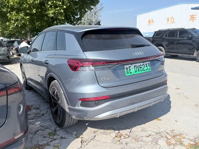 Audi Q4 e-tron — Фото автомобиля 6