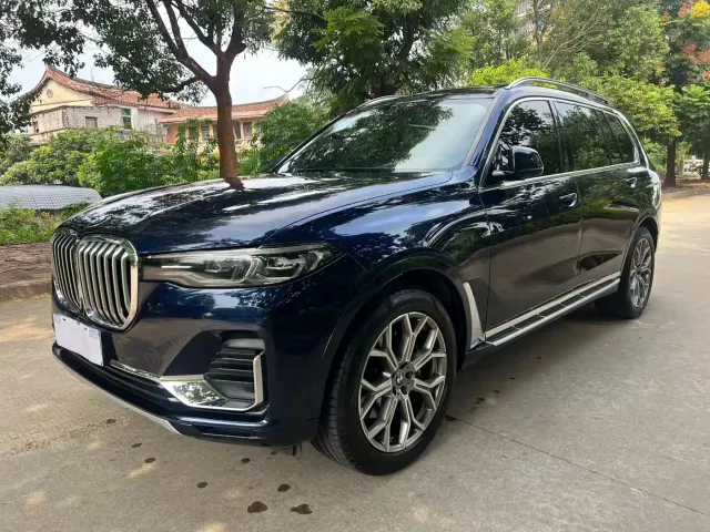 Фотография автомобиля — BMW X7