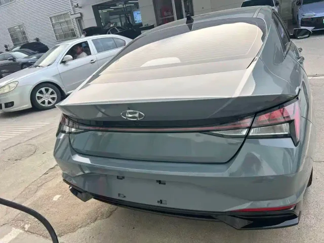 Hyundai Elantra — Фото автомобиля 5