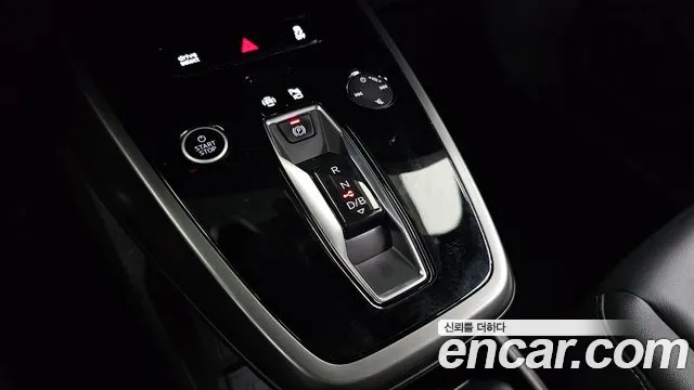 Audi Q4 e-tron F4 — Фото автомобиля 9