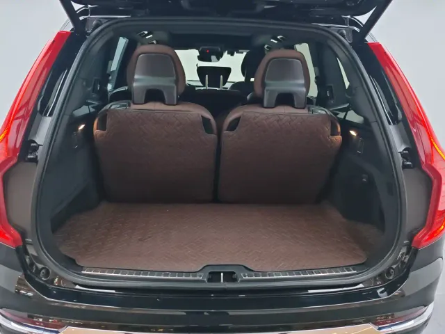 Volvo XC90 — Фото автомобиля 17