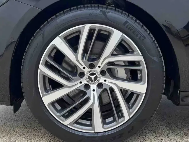Mercedes-Benz E-Class — Фото автомобиля 6