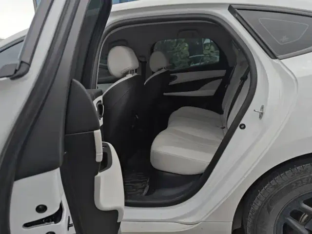 BYD Seal 05 DM-i — Фото автомобиля 11