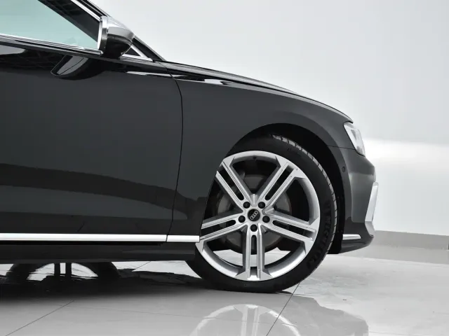Audi A8 — Фото автомобиля 27