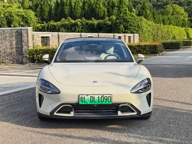 Xiaomi SU7 — Фото автомобиля 2