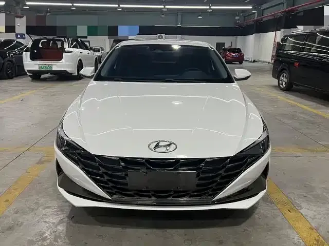 Hyundai Elantra — Фото автомобиля 2