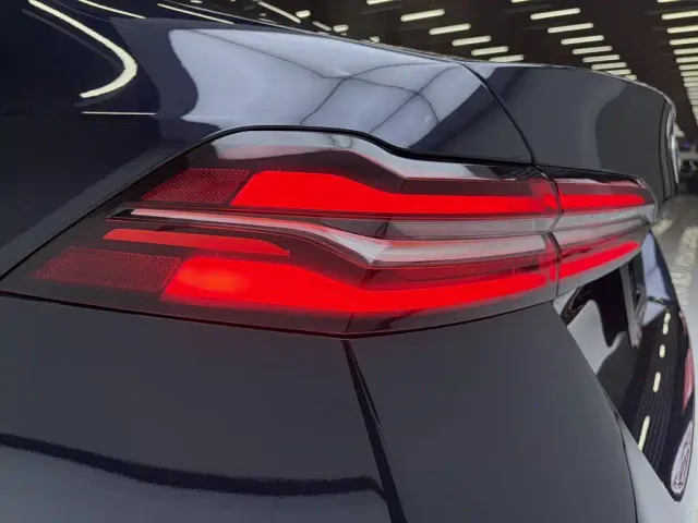 BMW 5 Series — Фото автомобиля 14